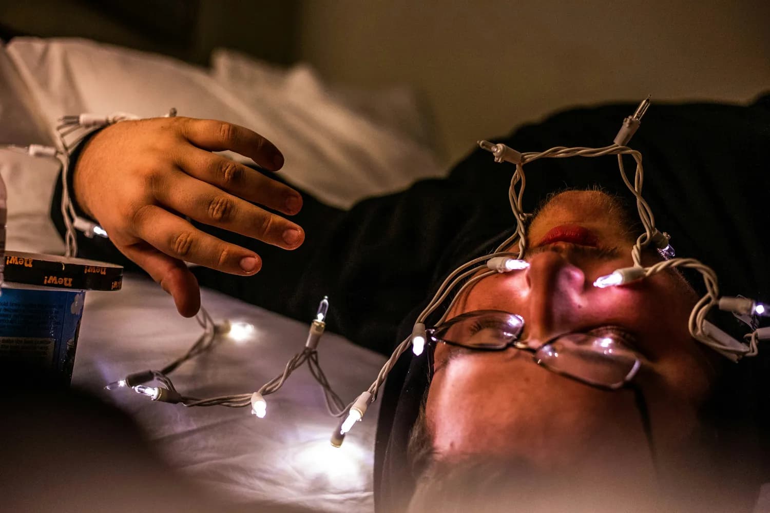 安眠穴、闪光眼镜、干细胞：三大神器助你告别失眠！