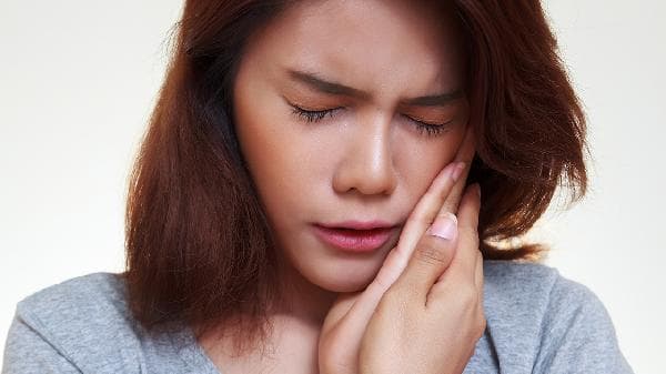 牙龈萎缩：原因、治疗方法与预防措施全解析