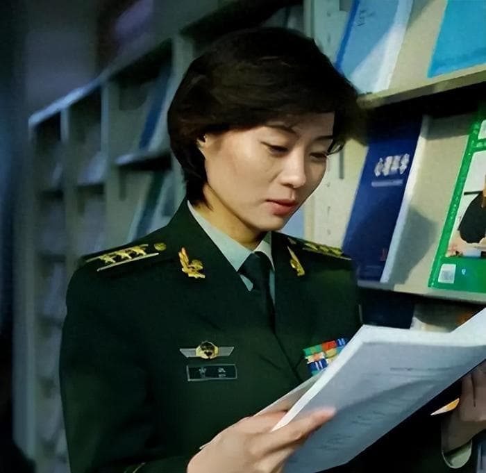 雷敏：武警部队首位女将军的特战传奇