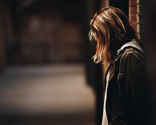 背叛后的男人为何怨恨妻子，解析婚姻中的心理与矛盾