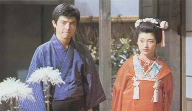 《春琴抄》：谷崎润一郎对女性的极端崇拜，爱在 “献祭“中升华