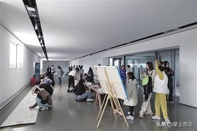 跟黄渤一起"向海回归"：身在海边的我们如何艺术地重新发现海洋？