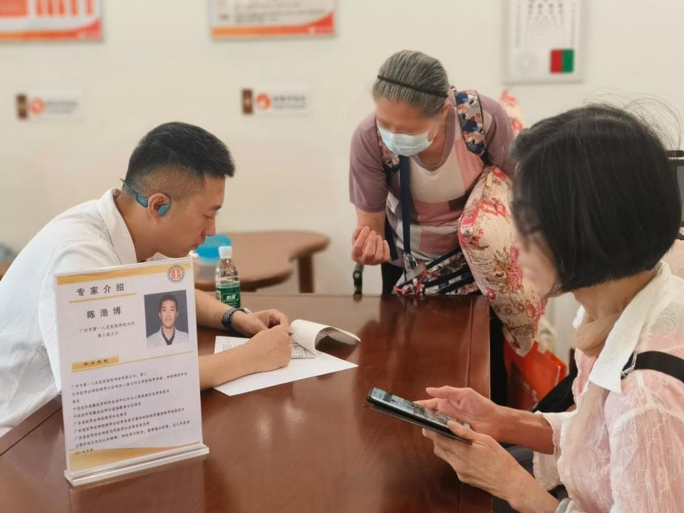 和老年痴呆“赛跑”，早筛早防能否拯救“大脑危机”？