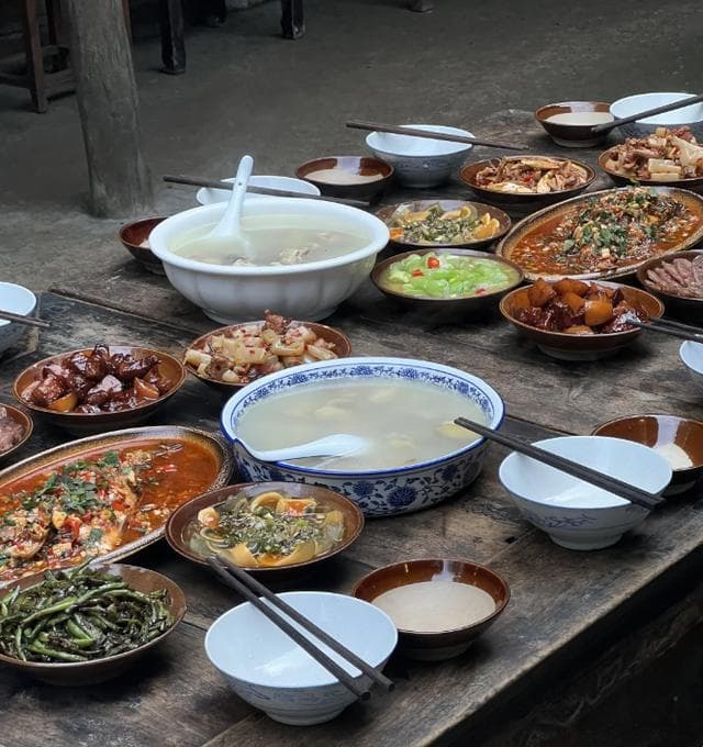 川菜在家做：回锅肉、麻婆豆腐等四道经典菜谱