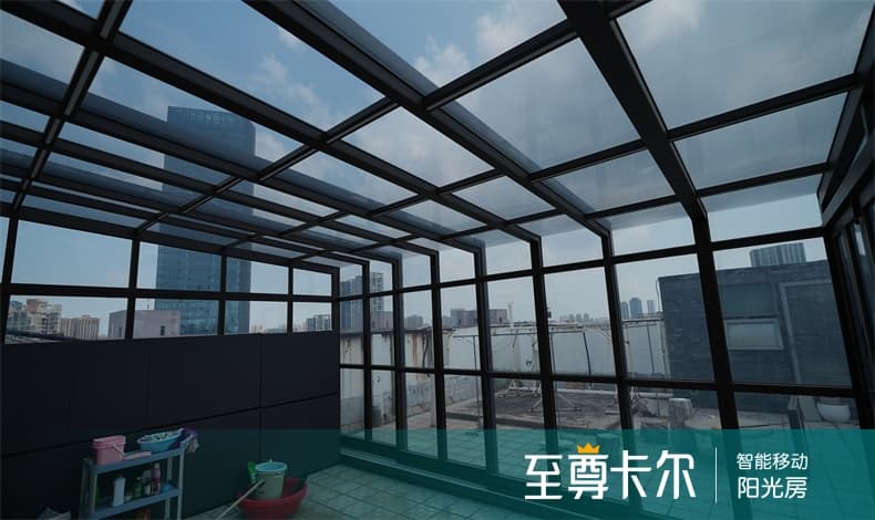 智能天幕：自动遮阳屋顶的技术革新与应用前景