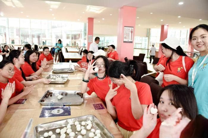 15国华裔学子浙江宁波“寻根” 探索中华文化
