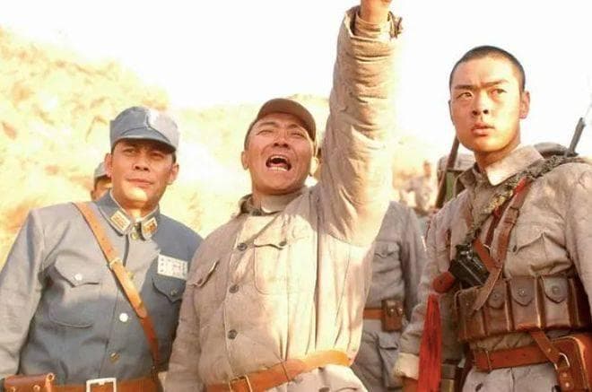 《亮剑》《我的团长我的团》：抗战剧的标杆与抗日神剧的反思