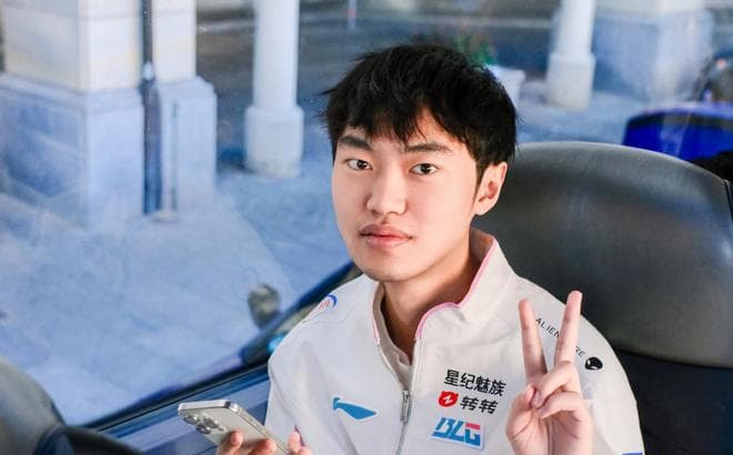 小虎战右手，小奶油战Faker！S14全球总决赛正赛正式打响