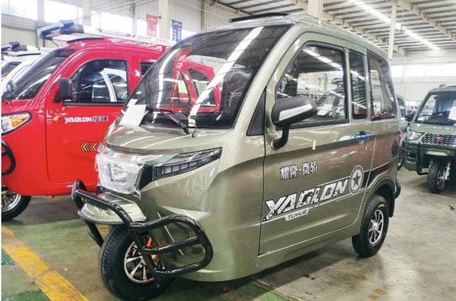 三轮摩托车：从封闭式到倒三轮，多款热门车型评测与使用体验分享
