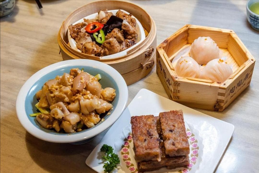 广东火锅：十大特色火锅与独特蘸料，解密岭南美食文化