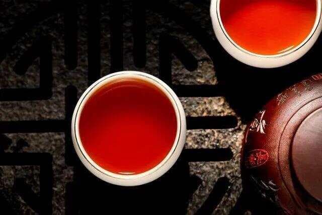 生普和熟普有什么区别？夏天喝生普好还是熟普好？老茶客这么说