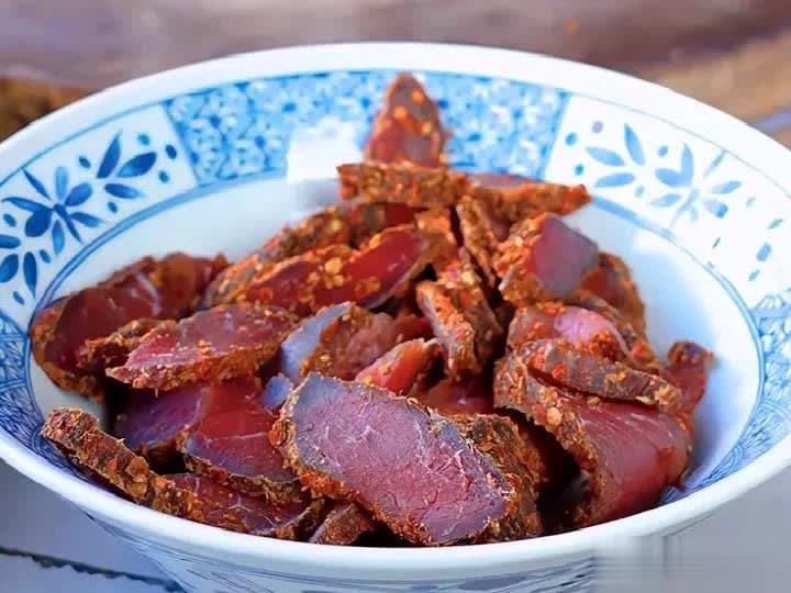 云南牛干巴制作秘籍，及干椒豆酥牛干巴菜谱