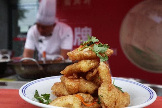 锅包肉大赛引热议，解码东北名菜的百年流变