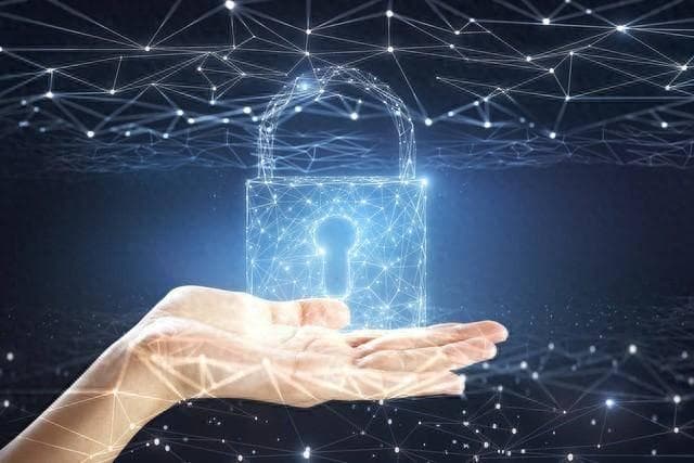 元宇宙技术的安全性与隐私保护：风险与挑战的深入探讨
