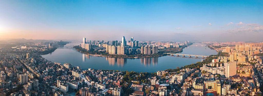 “深圳后花园”跌下神坛，小城惠州何去何从？
