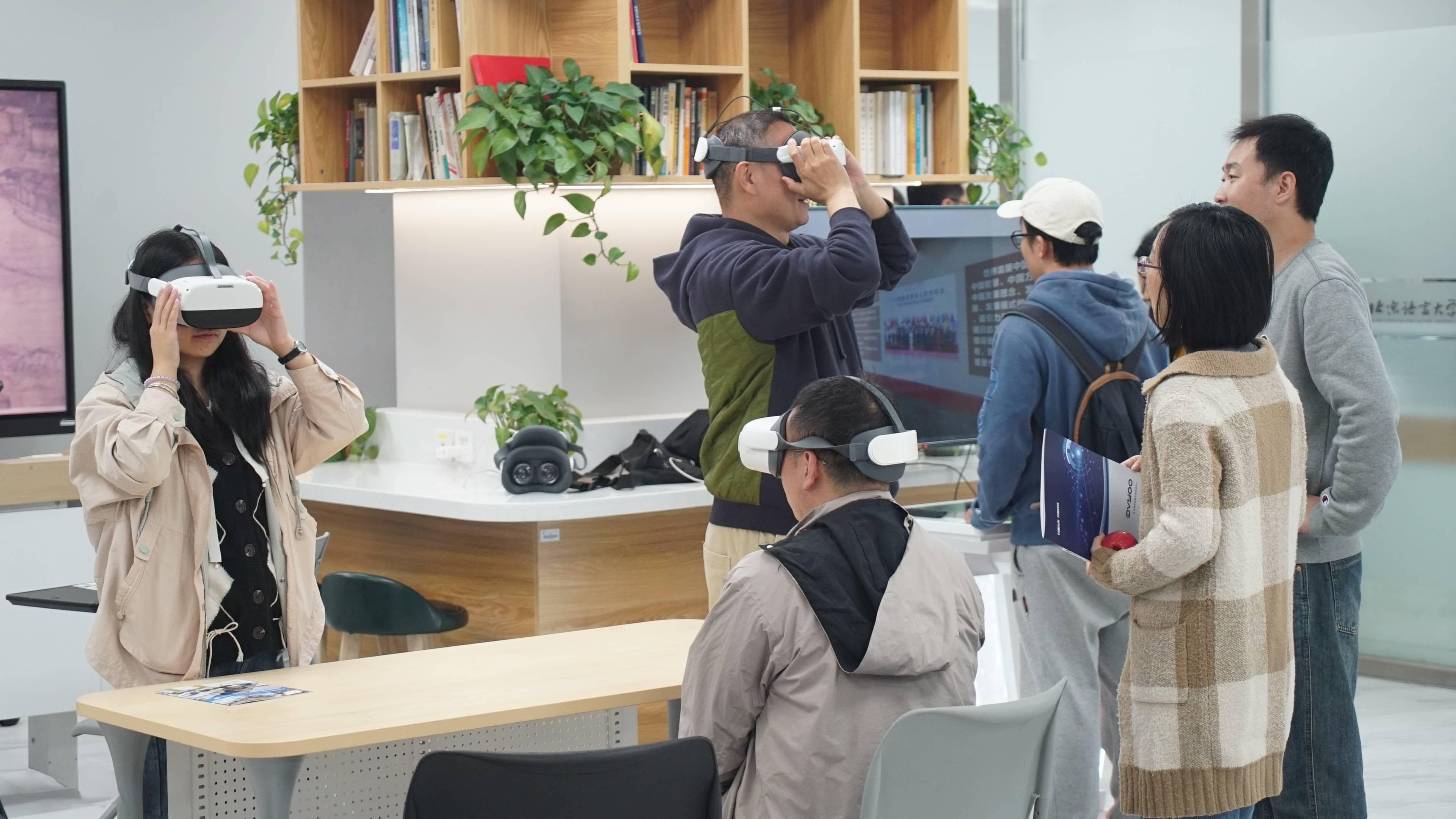 教育空间 I 沉浸式虚拟现实教室：VR/AR与教室空间设计创新的完美融合