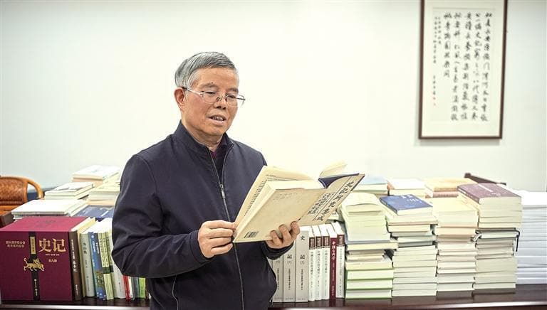 潜心治学大先生——记“三秦楷模”陕西师范大学教授张新科