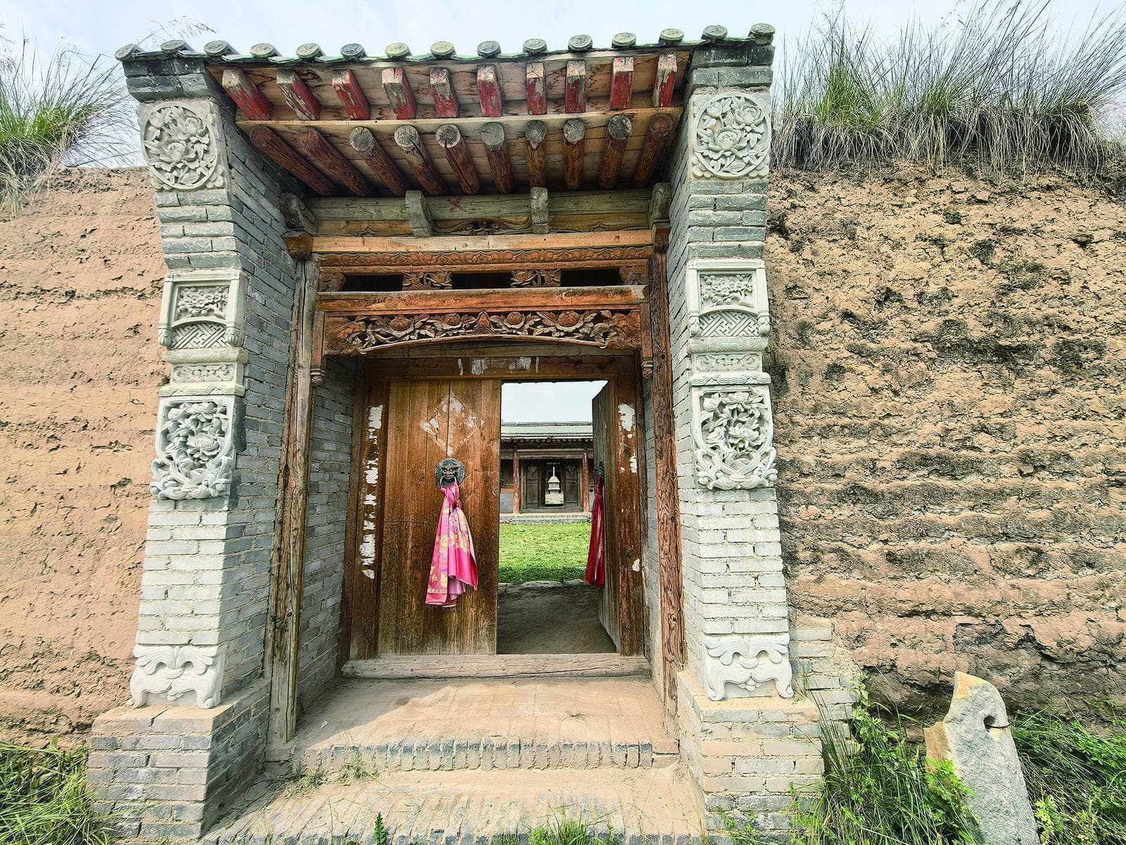 探访青海贾尔藏村：一场传统与现代的对话