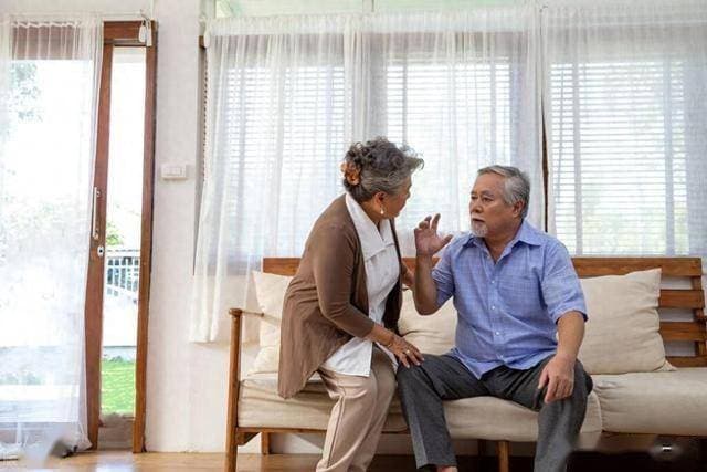父母年纪大了还在内耗，子女如何在孝顺与独立之间找到平衡？