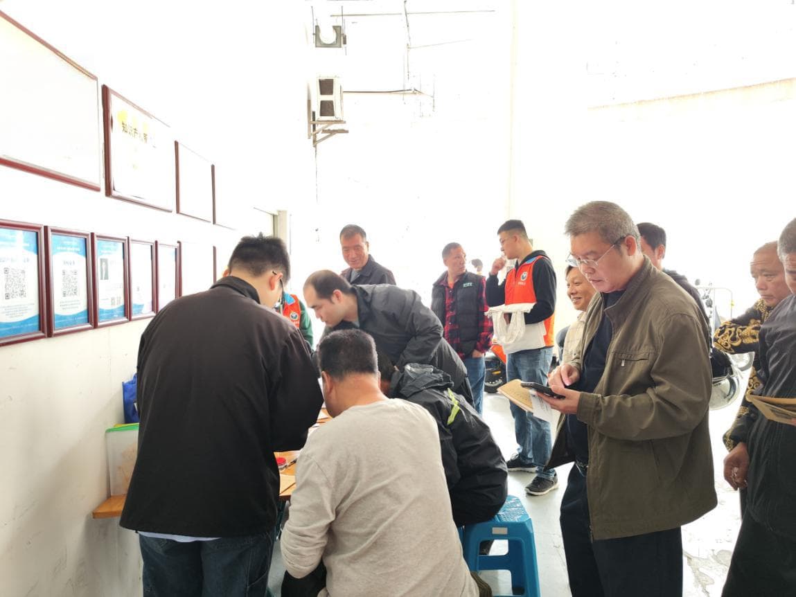 东晓街道开展校车司机毛发毒品检测及禁毒宣传