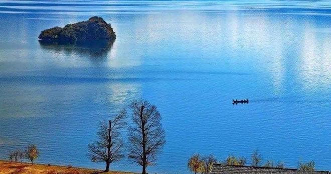 赞美湖景的唯美诗句有哪些？如何用诗句表达对湖景的赞美？