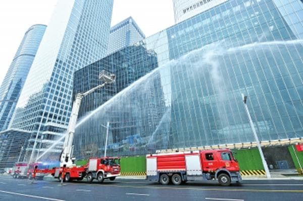 北京CBD开展超高层建筑消防演练