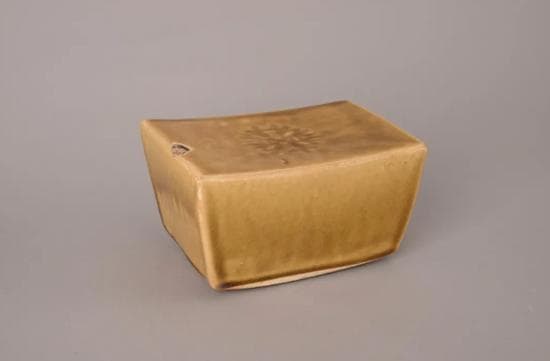 唐代真正的黄釉瓷器-寿州窑黄釉