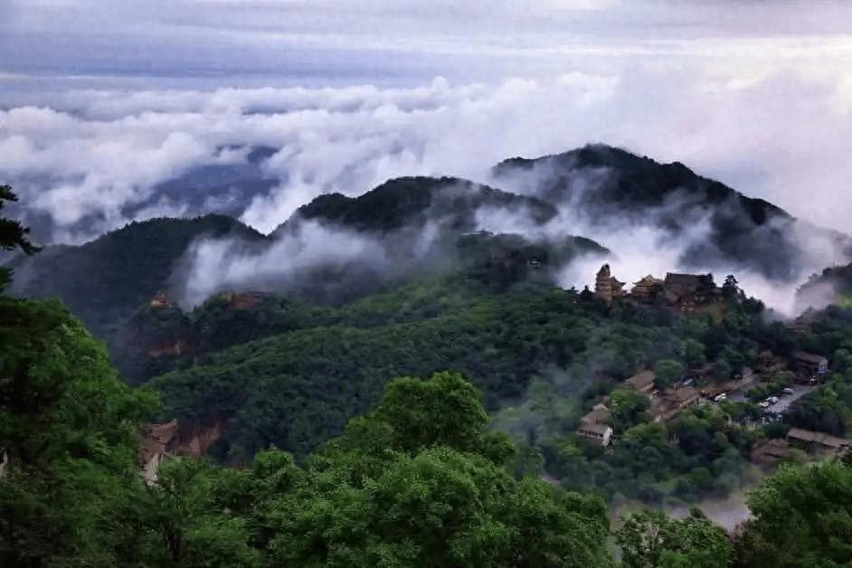 1万年文化史的平凉，没有高铁和机场，喊天天不应，叫地地不灵！