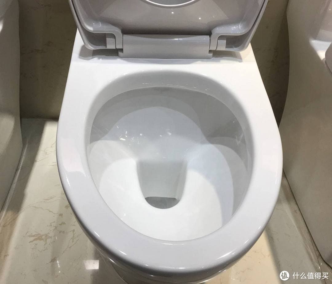 同样的马桶，虹吸式和直冲式，哪个用着更省心？一文解答清楚