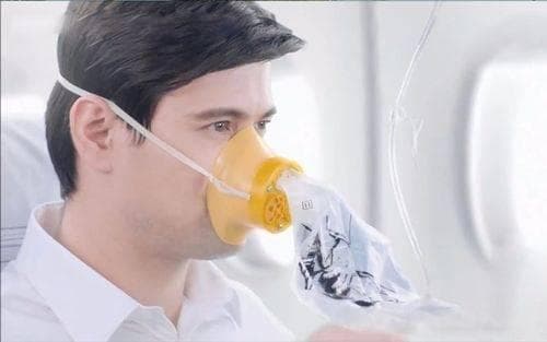 登机安全：您值得了解的氧气面罩使用指南