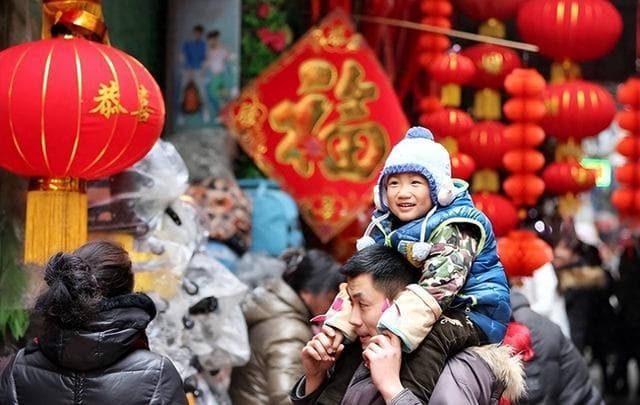 告别“一刀切”：多地春节恢复限时燃放烟花爆
