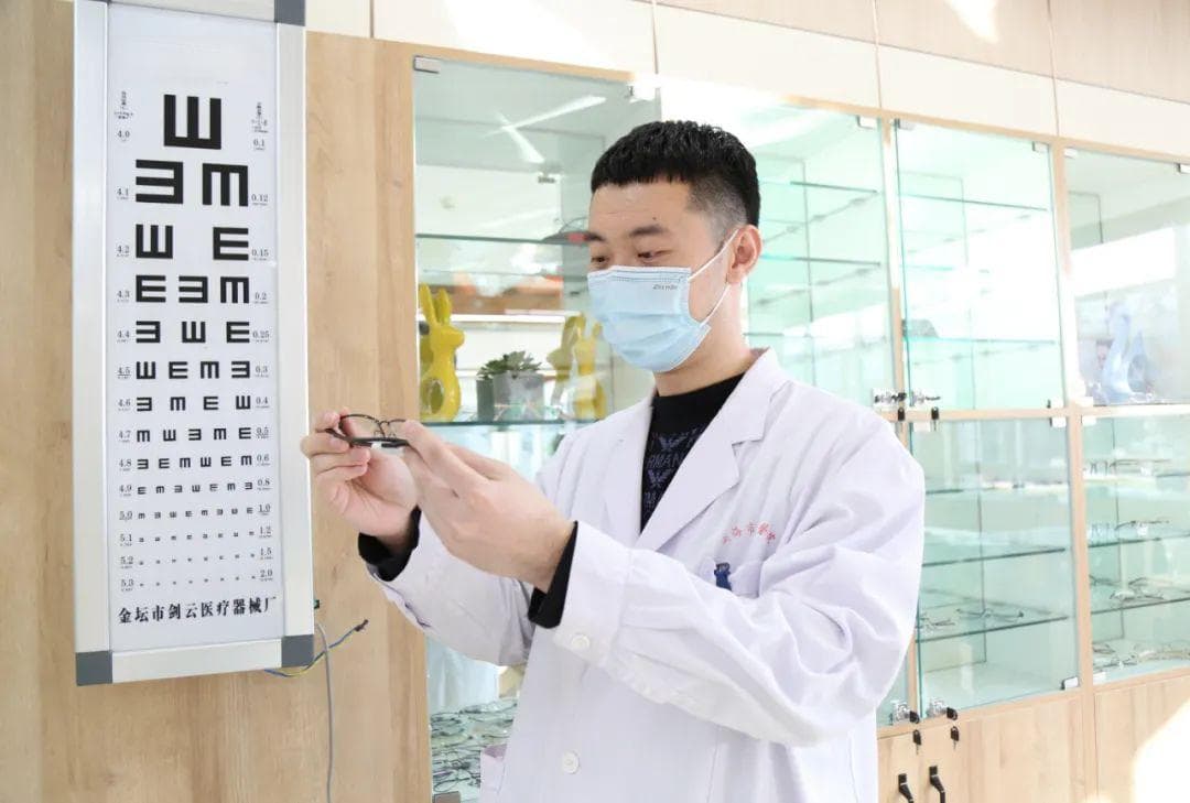 一张图测眼病：视物变形早发现