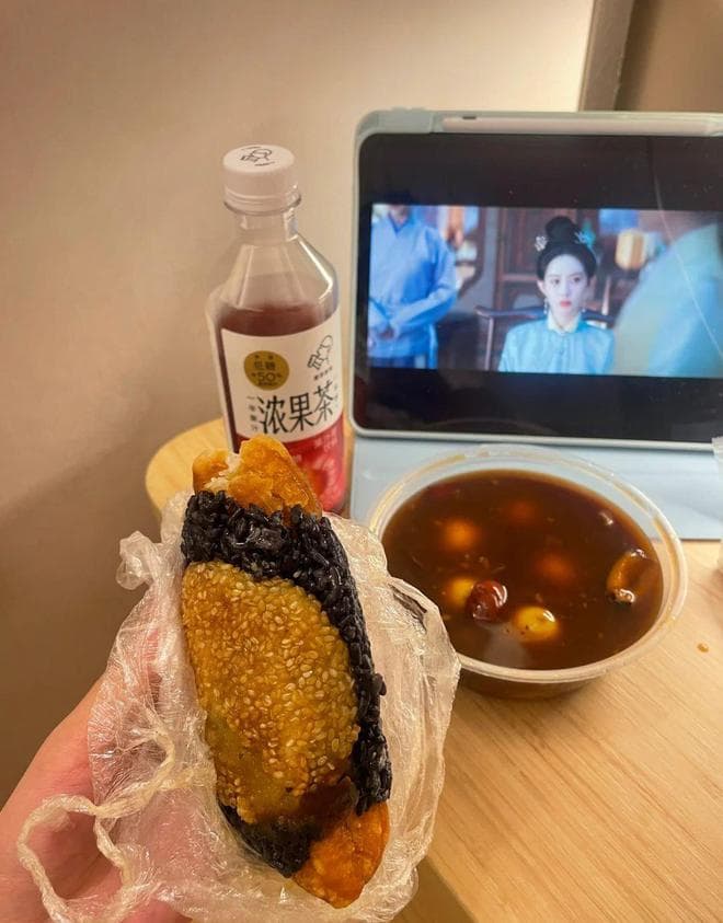 揭秘江苏乌饭麻糍：从田间到舌尖的匠心传承
