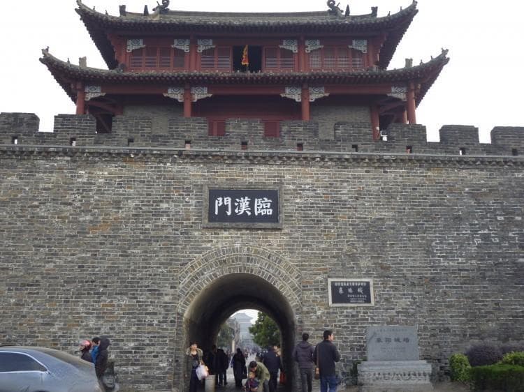 襄阳五天四晚深度游：从唐城到武当山，邂逅千年古城的文化魅力