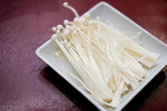 金针菇能放冰箱多少天？金针菇发黄了还能吃吗