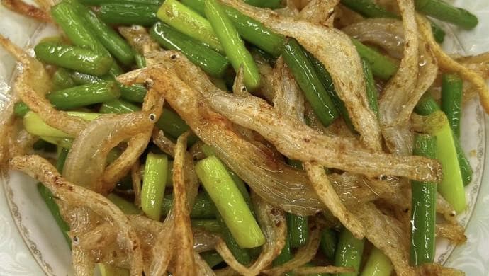 蒜炒银鱼干
