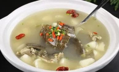清炖甲鱼汤全攻略：食材选购、烹饪技巧与养生功效