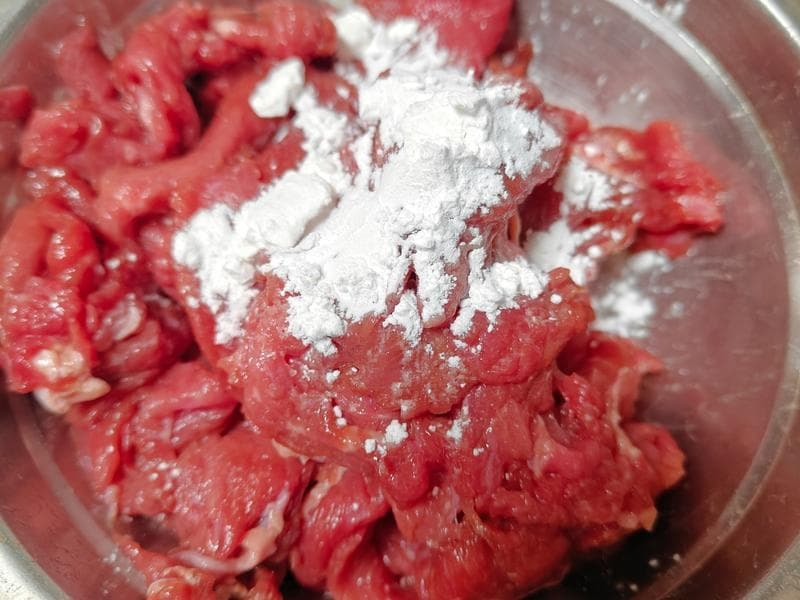 水煮牛肉嫩滑的关键