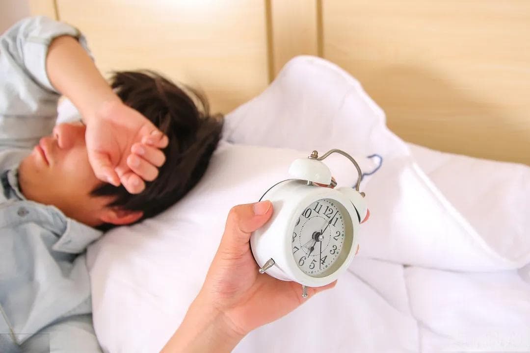 睡眠与肌肉增长：你到底需要多少睡眠来