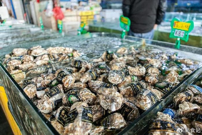 生蚝与牡蛎：同一种生物的不同称呼与细微差别