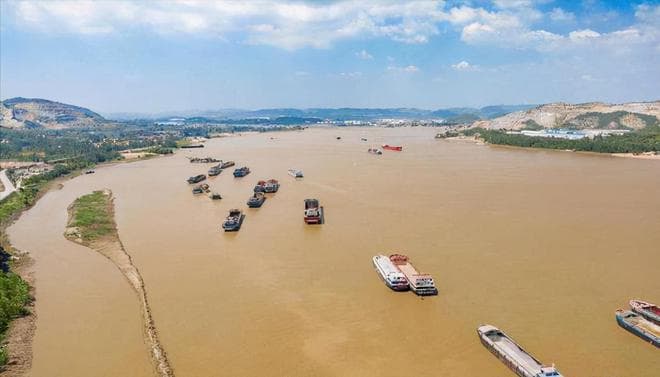三峡大坝淤泥堆积18亿吨，为何不用抽沙船清理？