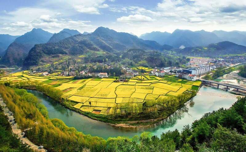 3月，到汉中去看“最美油菜花海”