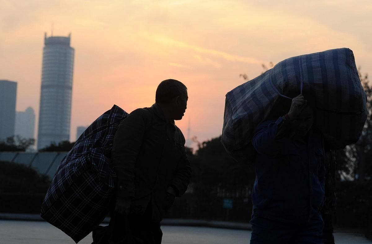 年轻人的困境：我们为何活得如此辛苦？