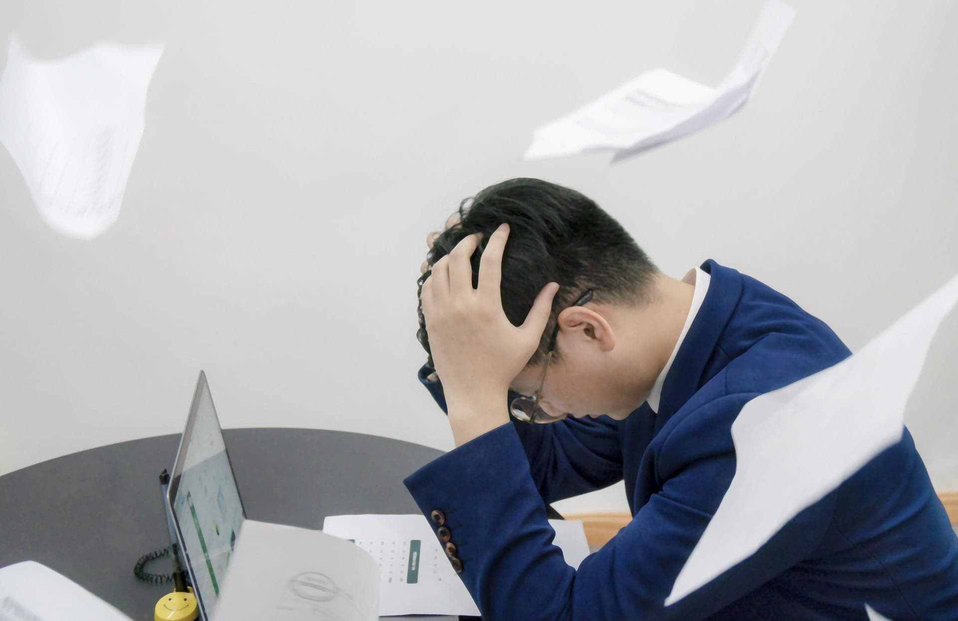 从无助到赋能：探寻积极心理学中的习得性无助与逆转之道