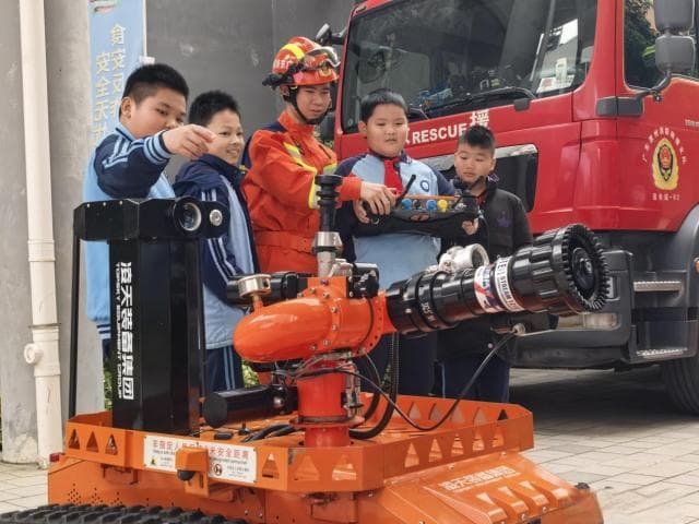 讲好“开学第一课”！广东多地开展消防安全进校园活动