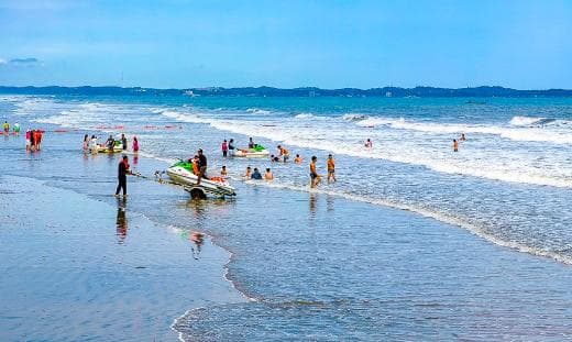 人少好玩的海边小城市推荐，国内冷门海边旅游城市有哪些