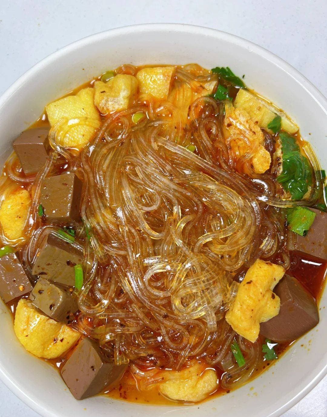 江苏鸭血粉丝汤：传统与美味的碰撞