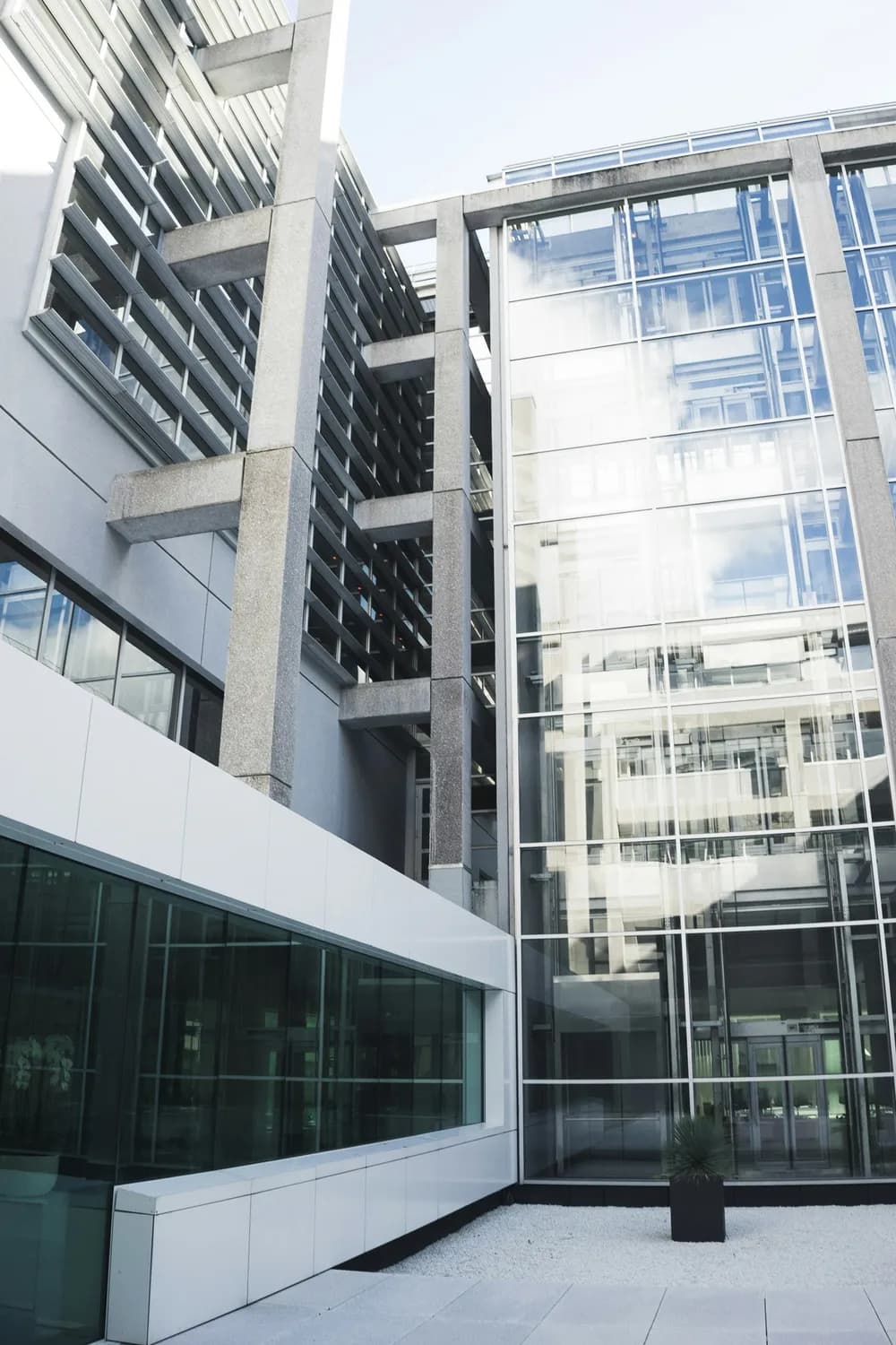 最新规范下的金融建筑消防设计要点与发展趋势