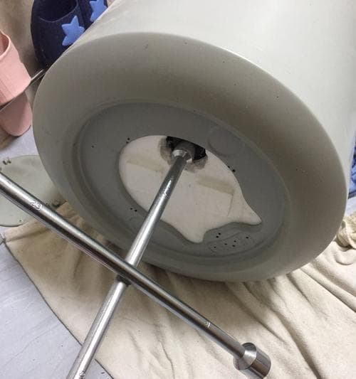 自制清洗电热水器的方法（简单有效的清洗电热水器技巧）