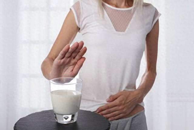 不同糖尿病友，牛奶如何选？三种奶一碰血糖就高！